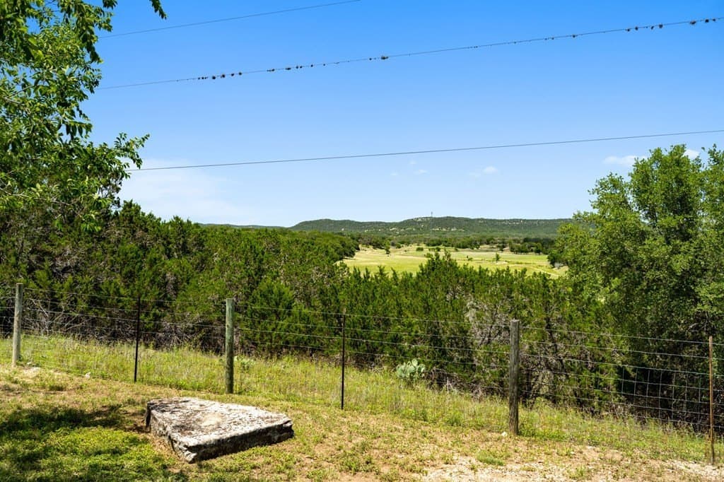 10.22 acres in Bandera County gallery image 3