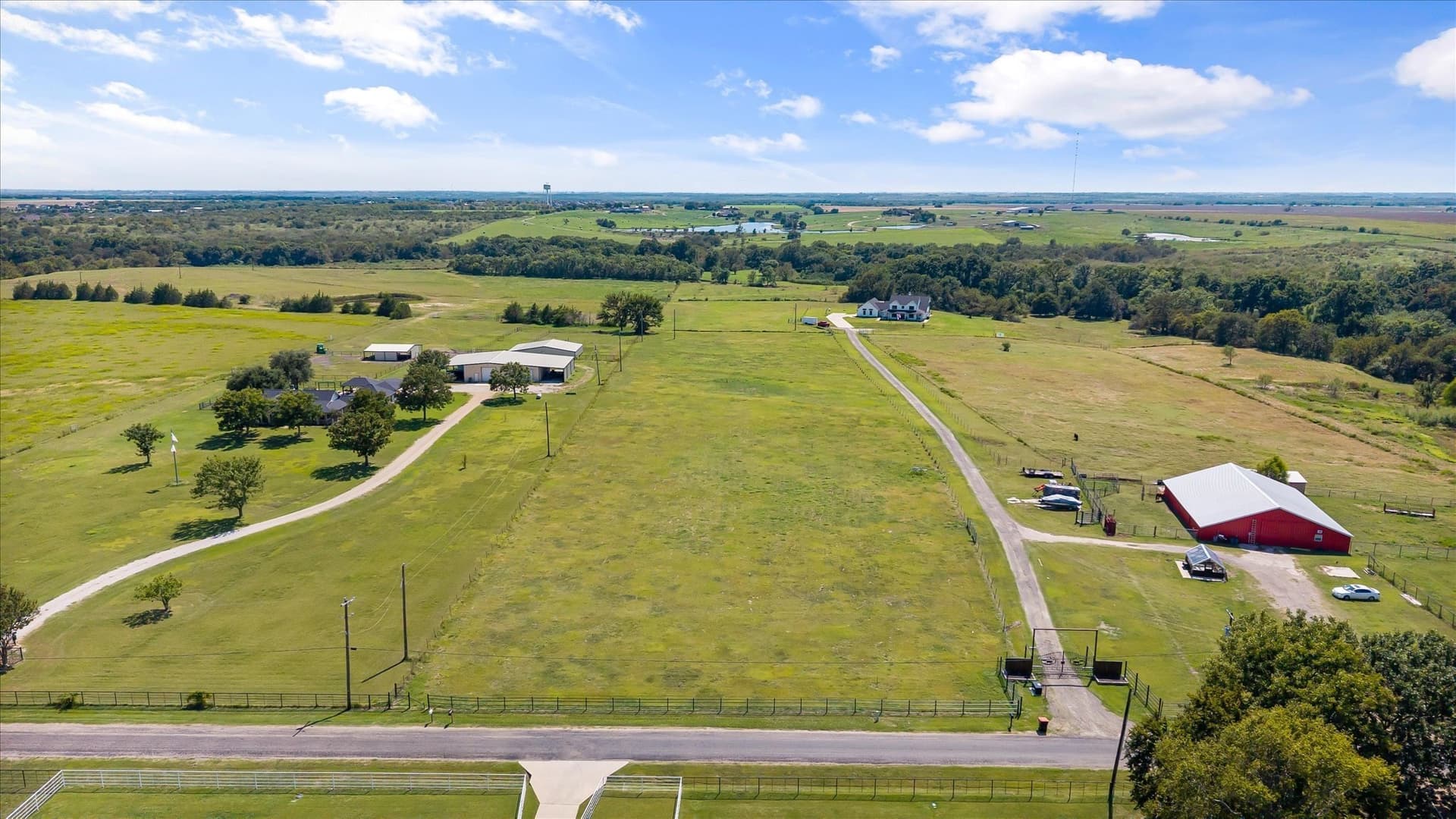1 acres in Ellis County gallery image 2