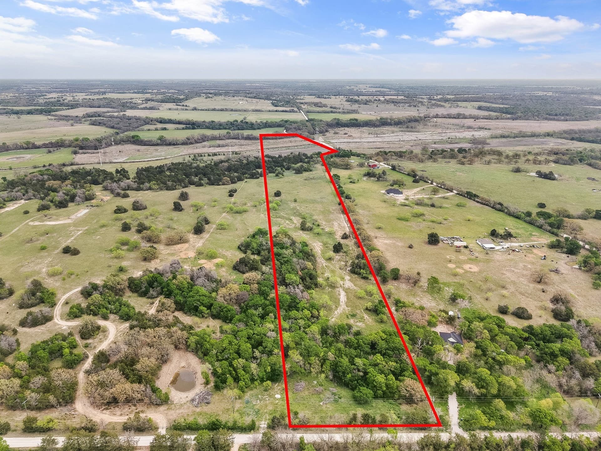 30.52 acres in Navarro County