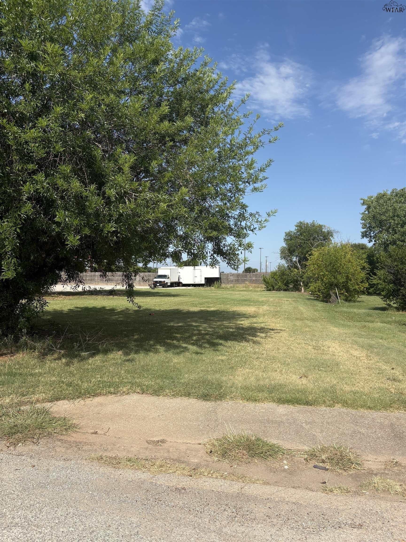0.25 acres in Wichita County gallery image 3