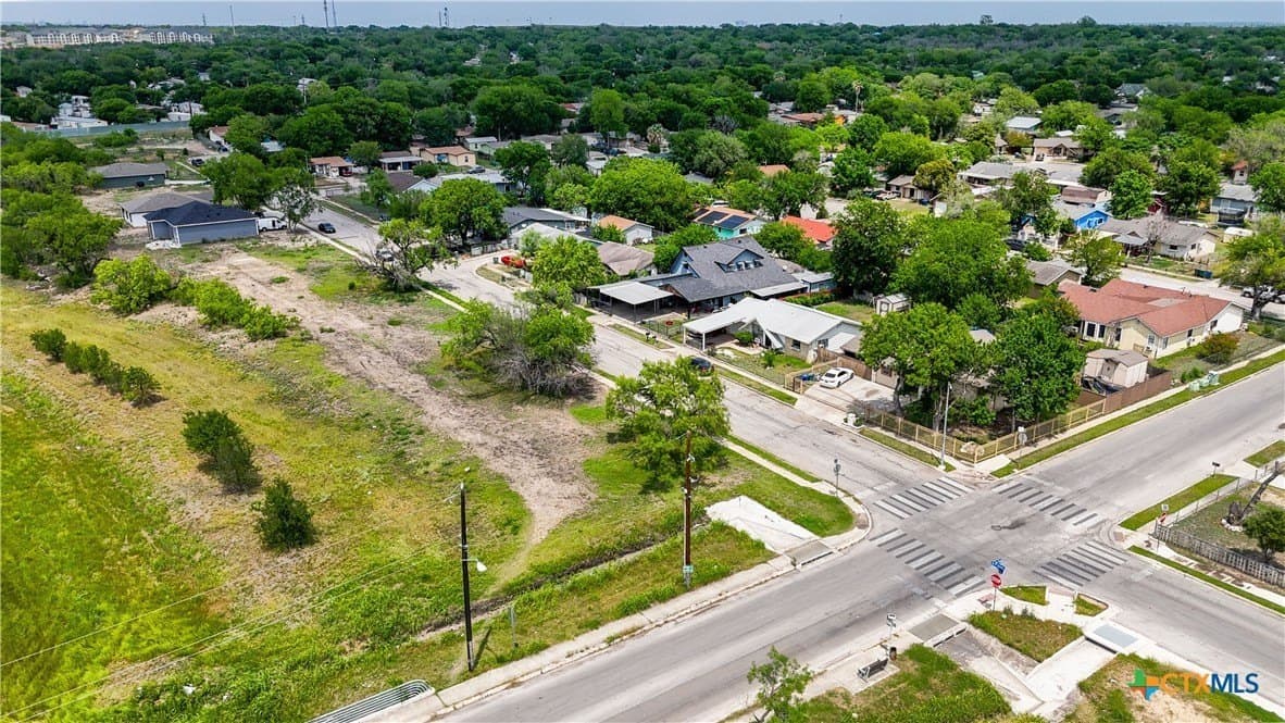 1.06 acres in Bexar County gallery image 4