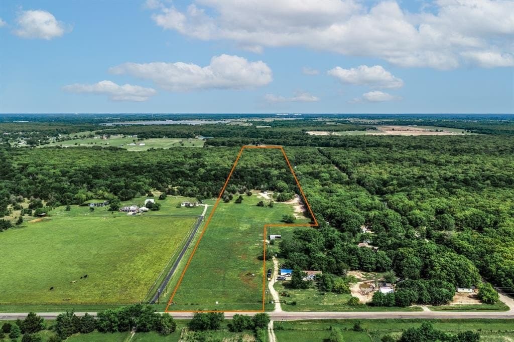 25 acres in Hunt County