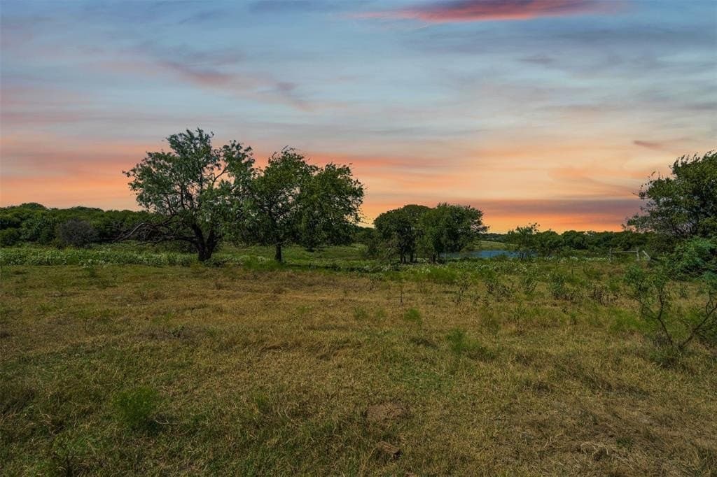 10.01 acres in Hill County