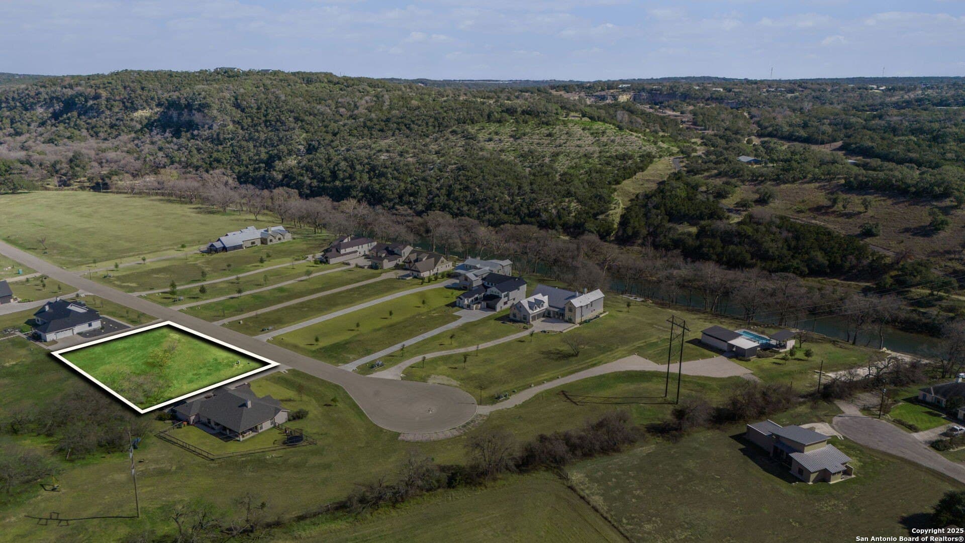 1.07 acres in Comal County gallery image 2