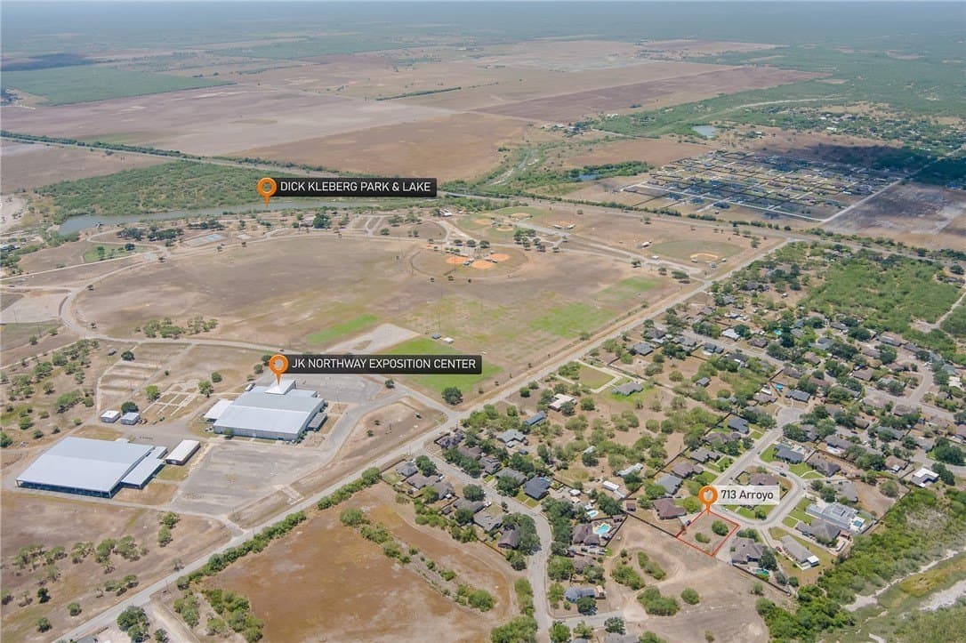 0.31 acres in Kleberg County - photo 9