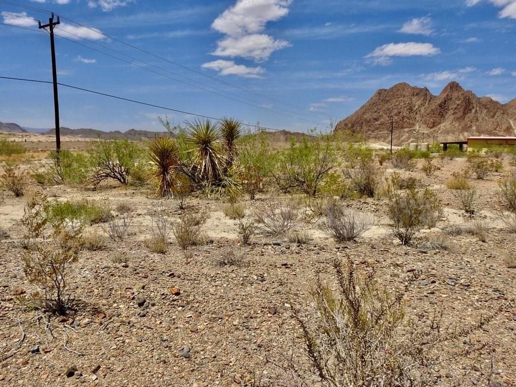 2.5 acres in Brewster County gallery image 3