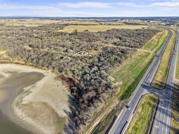 1.16 acres in Henderson County gallery image 4