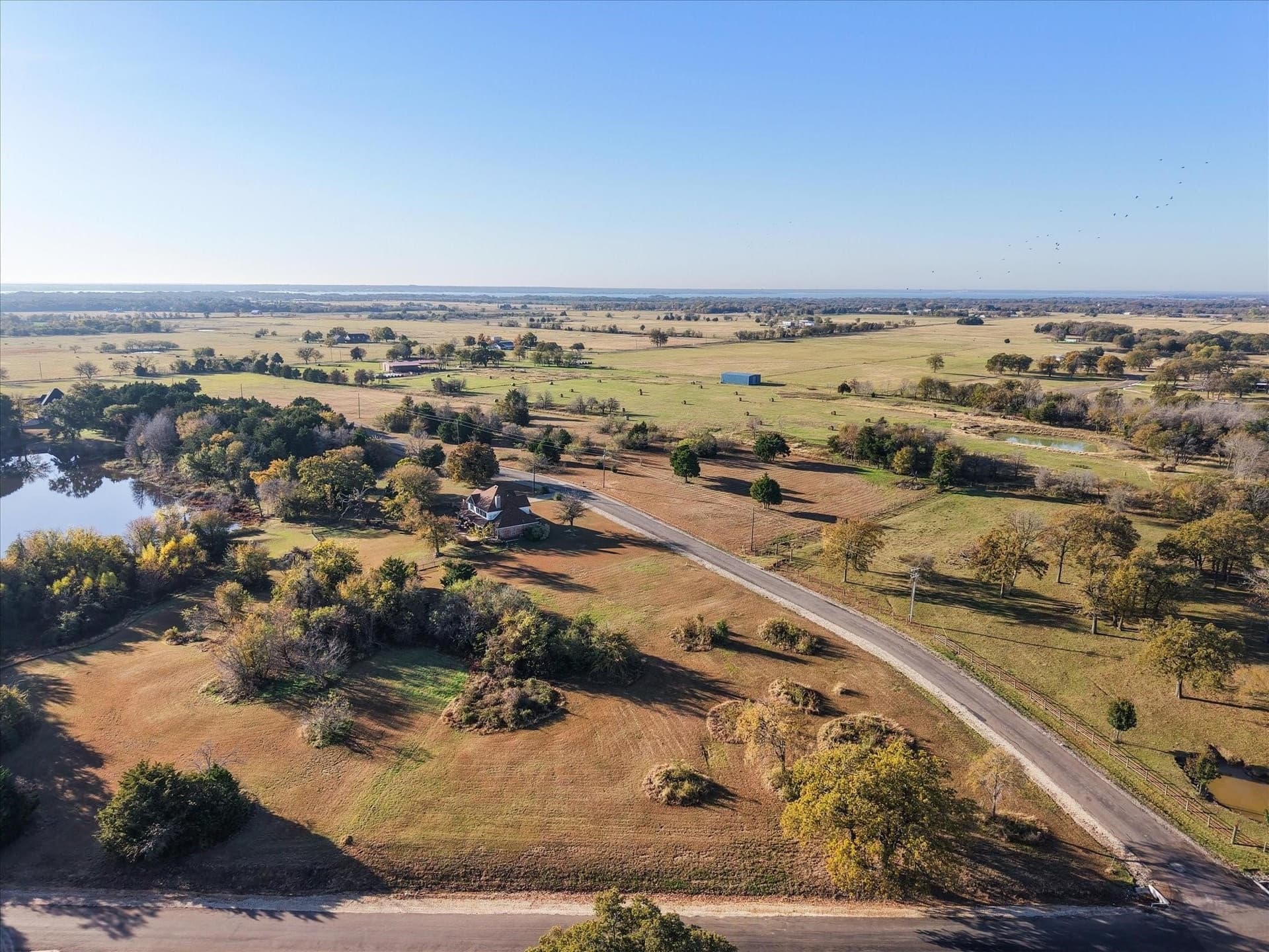 1.5 acres in Navarro County gallery image 3