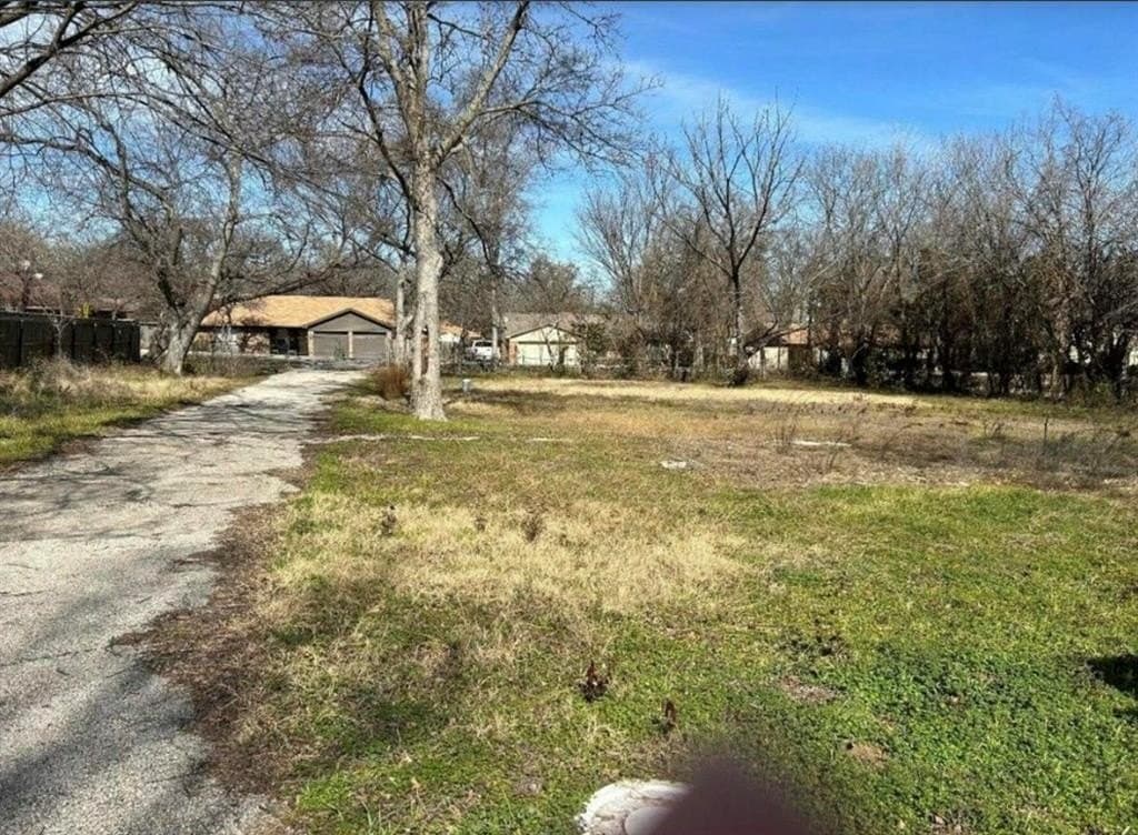 0.86 acres in Tarrant County gallery image 2
