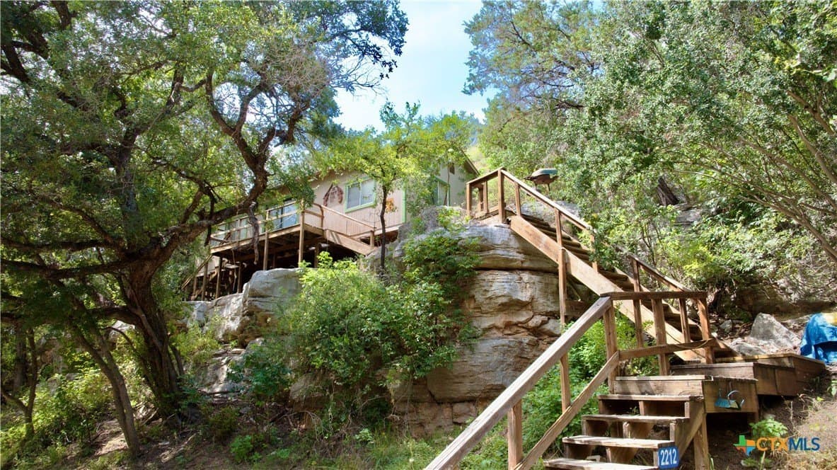 15.98 acres in Lampasas County - photo 3