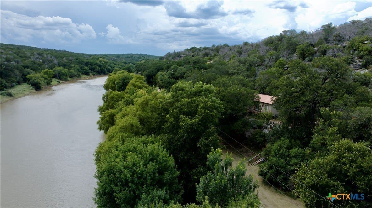 15.98 acres in Lampasas County