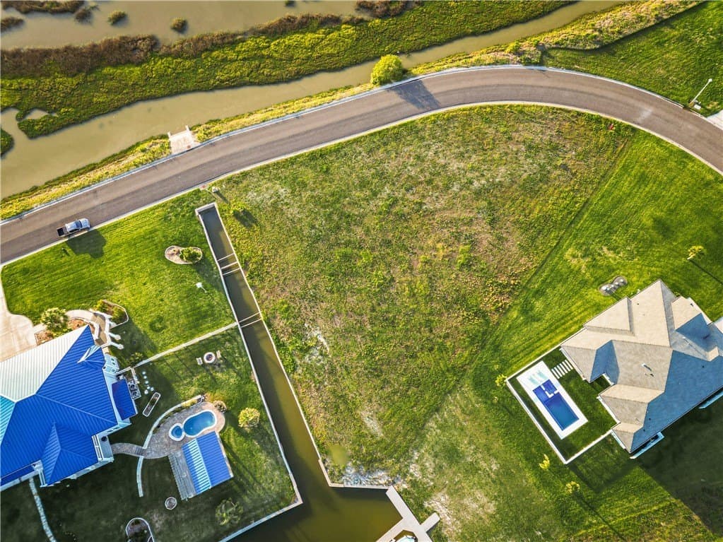 0.76 acres in Aransas County gallery image 3