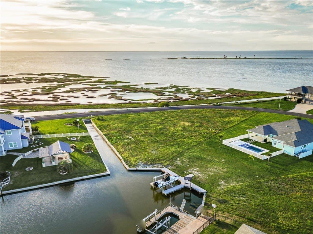0.76 acres in Aransas County gallery image 4