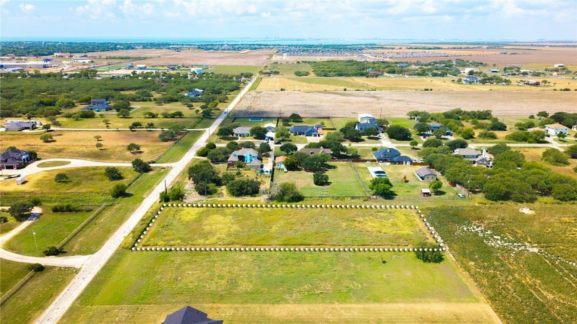 1.21 acres in San Patricio County - photo 5