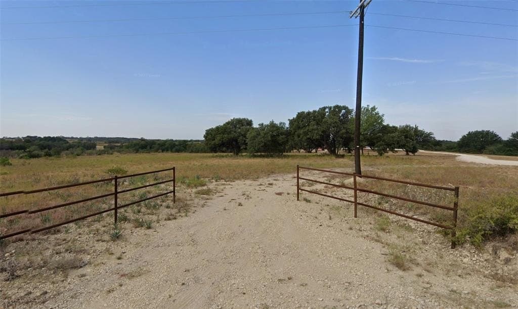 10 acres in Comanche County