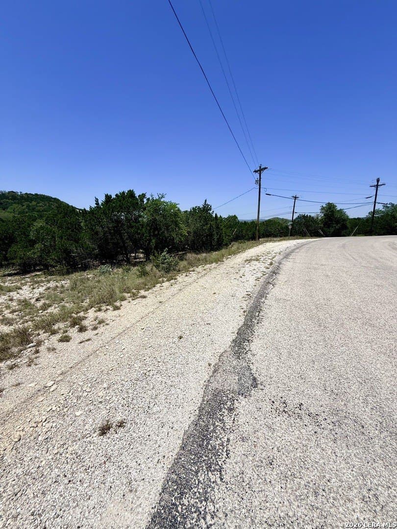 0.77 acres in Bandera County gallery image 4