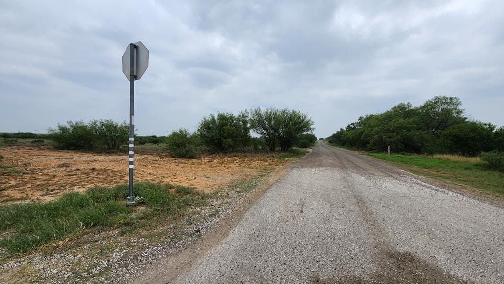 13.04 acres in Dimmit County - photo 5