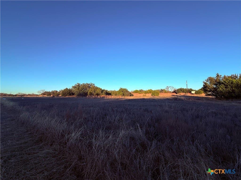 10.01 acres in Lampasas County