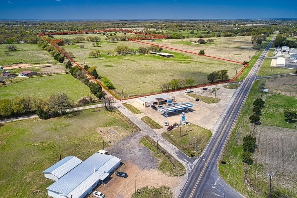 66.57 acres in Henderson County - photo 4