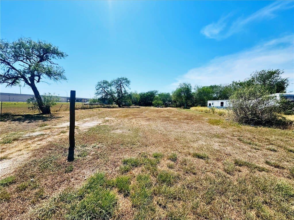 0.26 acres in Nueces County - photo 2