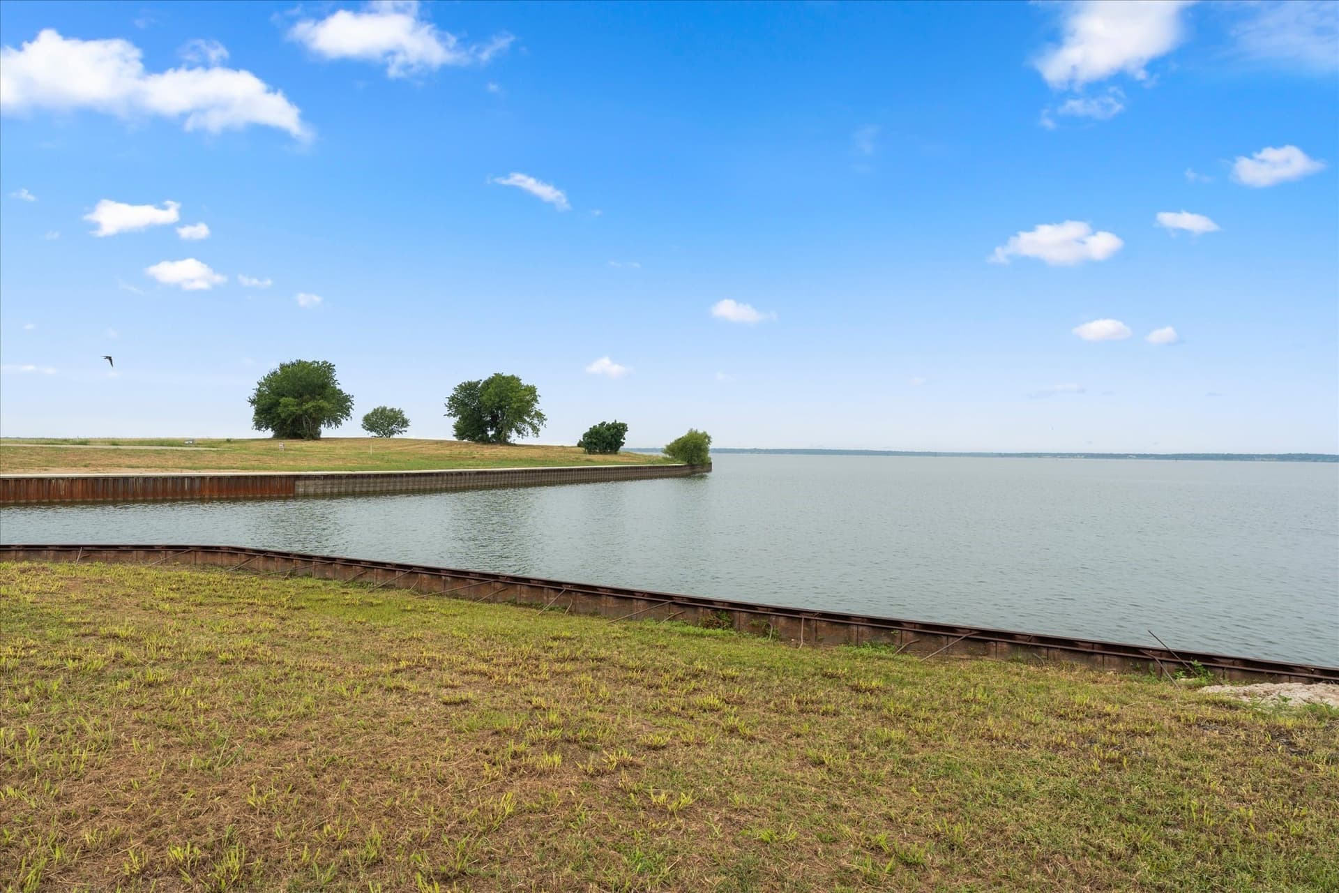 1.05 acres in Navarro County gallery image 3