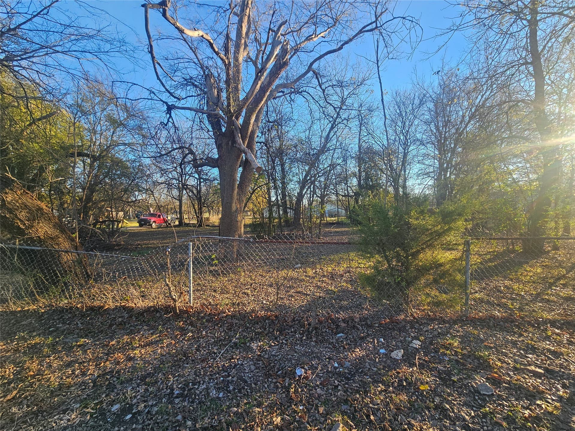 0.25 acres in Delta County - photo 2