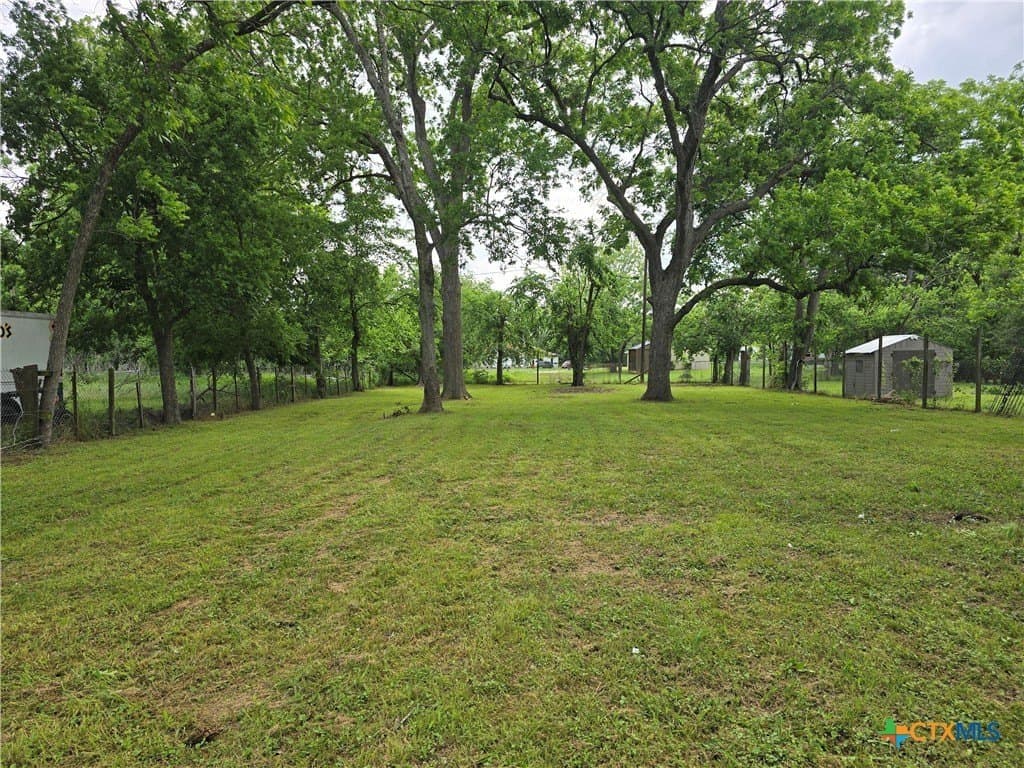 0.25 acres in Falls County - photo 2