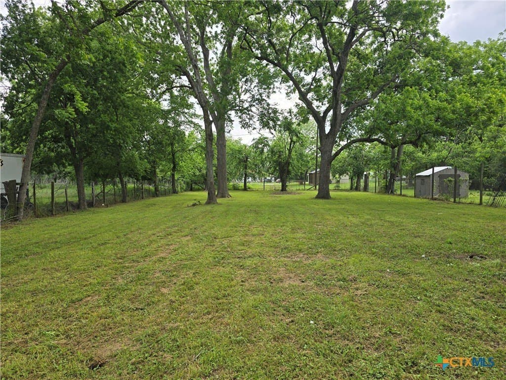 0.25 acres in Falls County