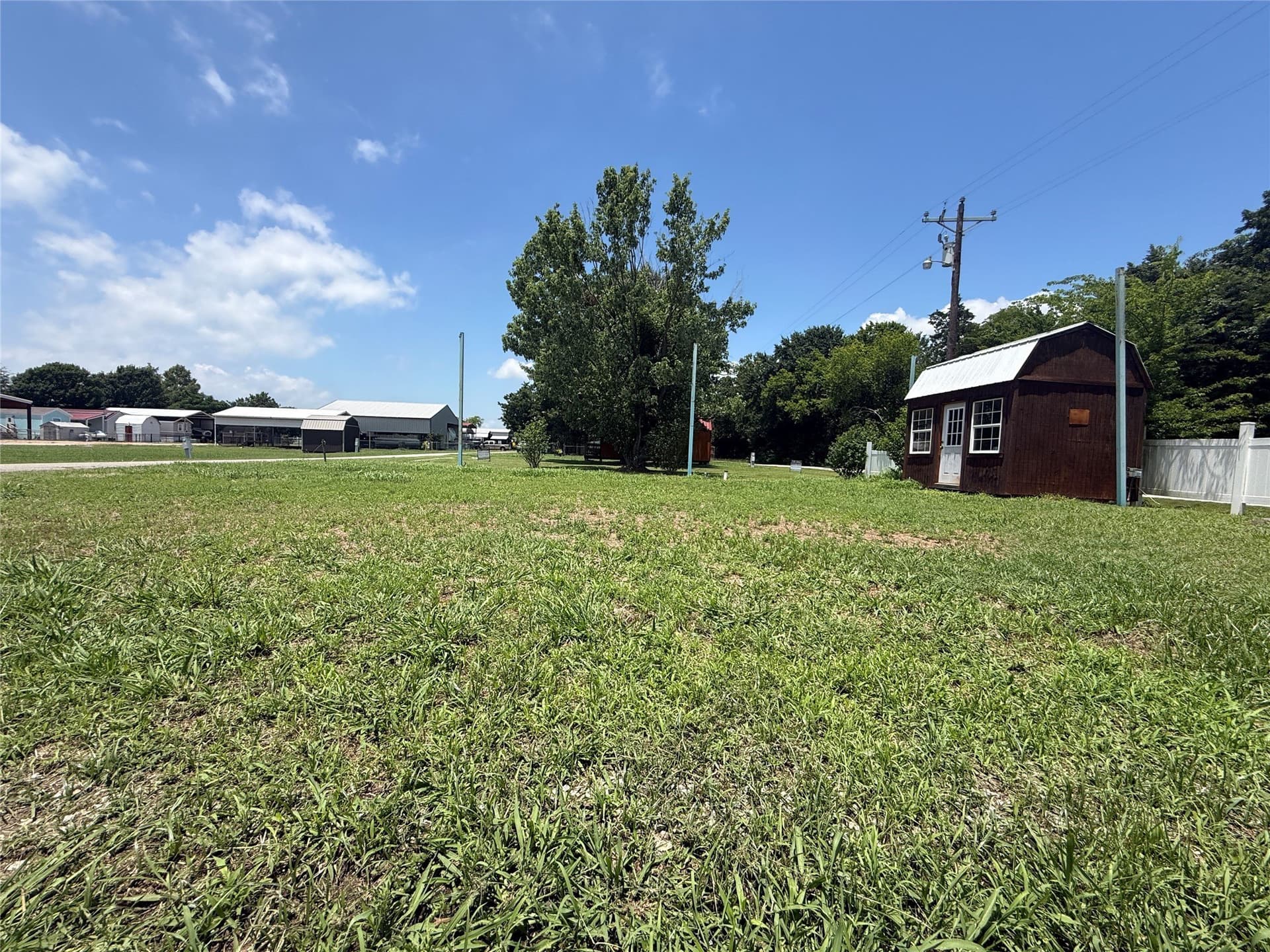 0.05 acres in Navarro County - photo 9