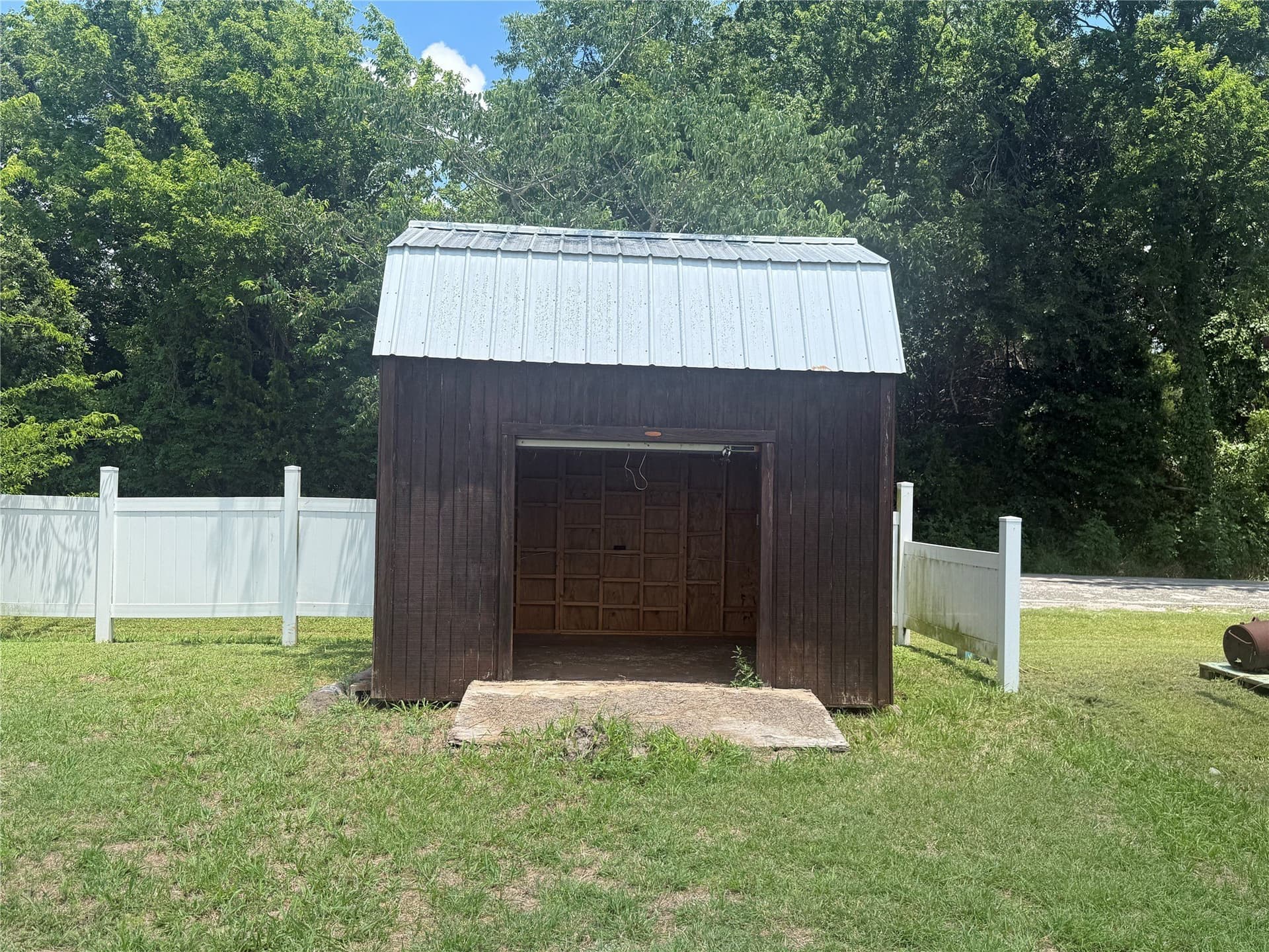 0.05 acres in Navarro County - photo 8