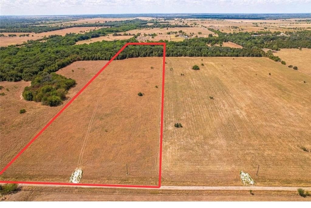 15 acres in Navarro County