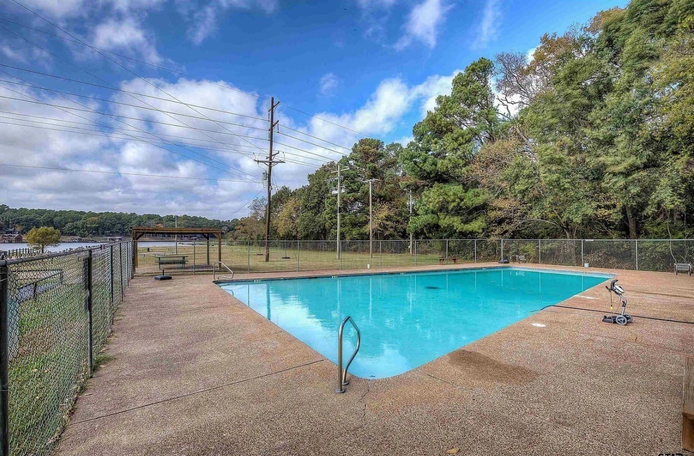 0.17 acres in Franklin (TX) County - photo 10
