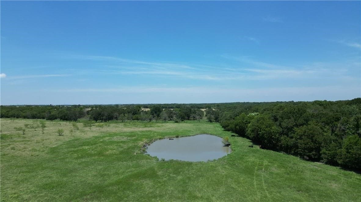 12 acres in Falls County