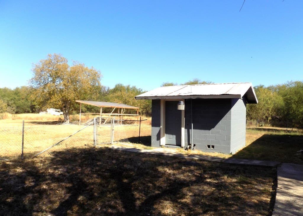 13 acres in Maverick County - photo 9