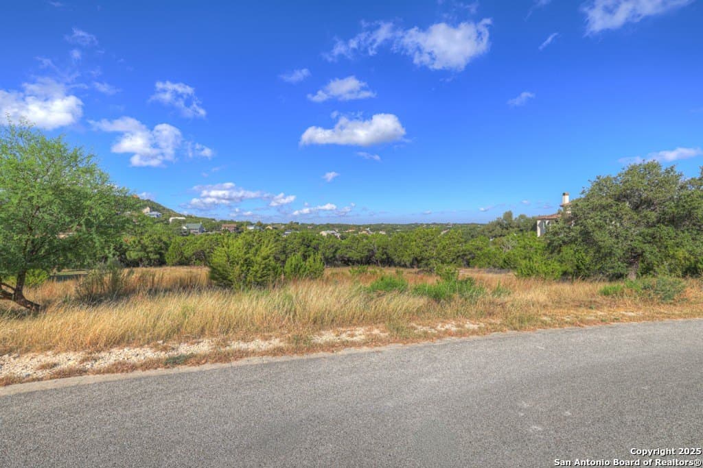 1.35 acres in Comal County gallery image 4