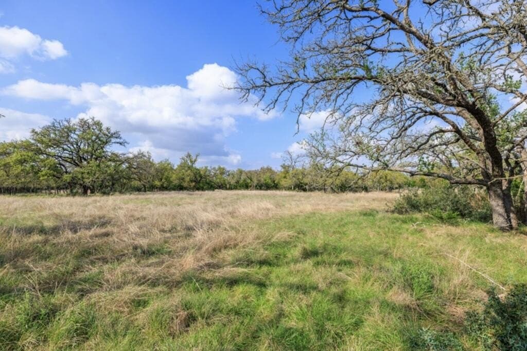 10.33 acres in Gillespie County