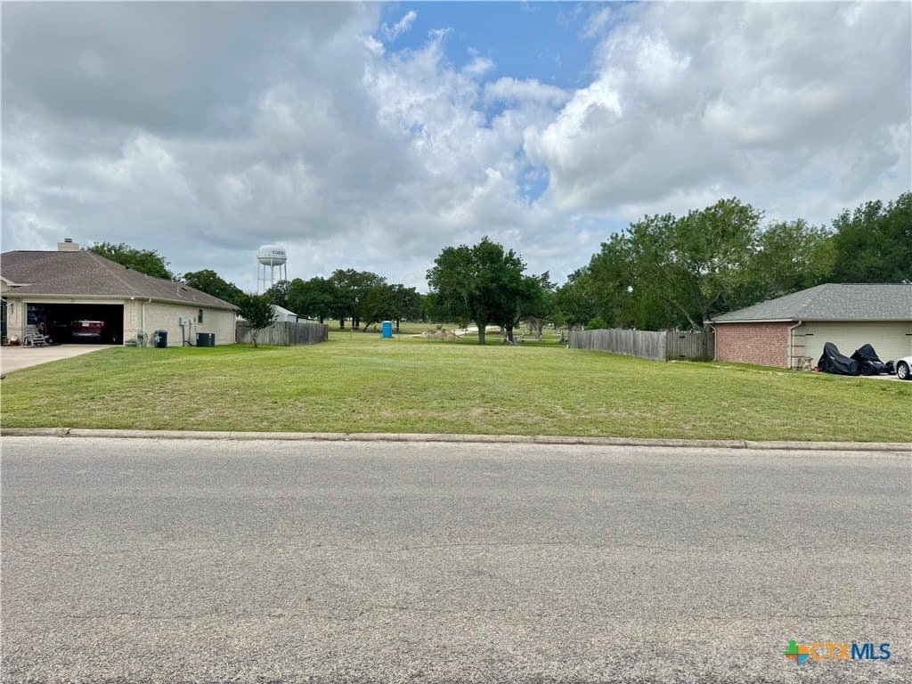 0.3 acres in DeWitt County gallery image 3