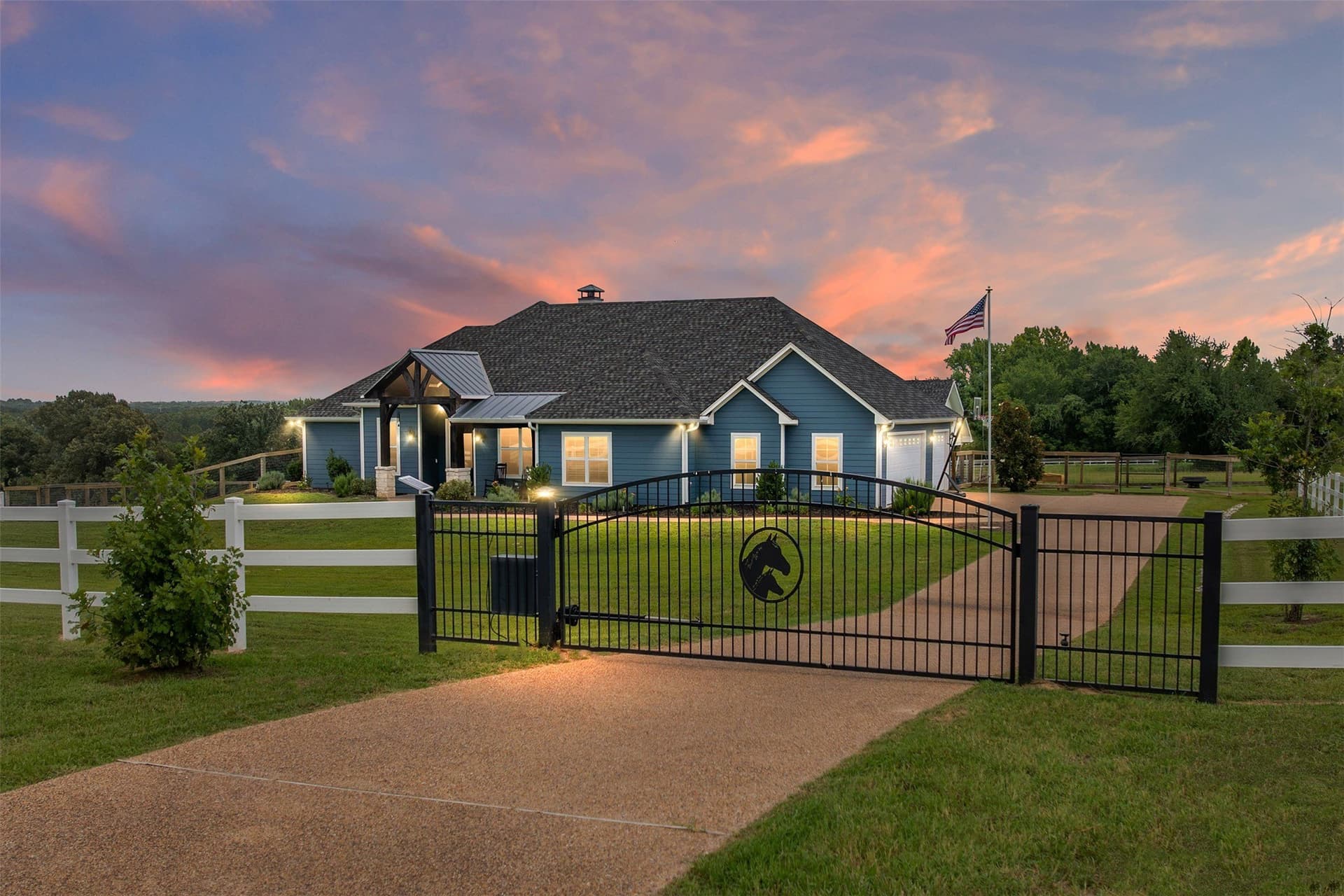 10 acres in Henderson County
