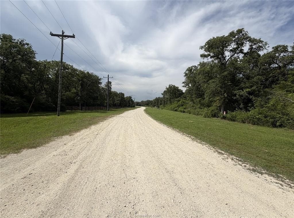 5.51 acres in Robertson County gallery image 3