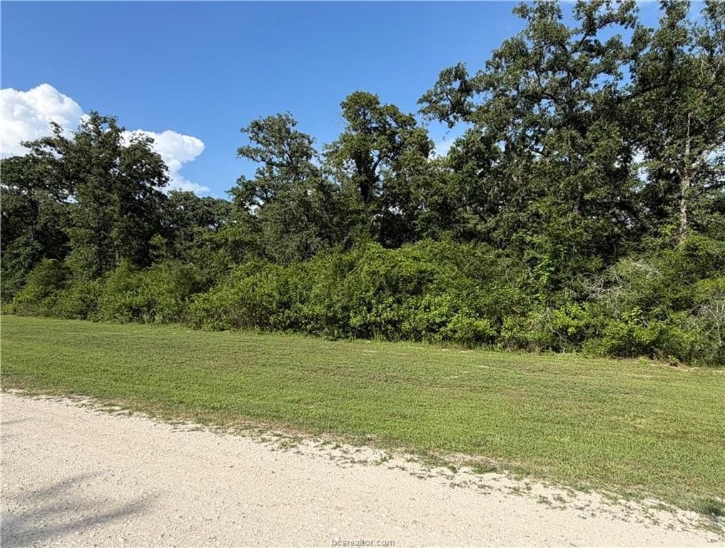 5.51 acres in Robertson County featured view