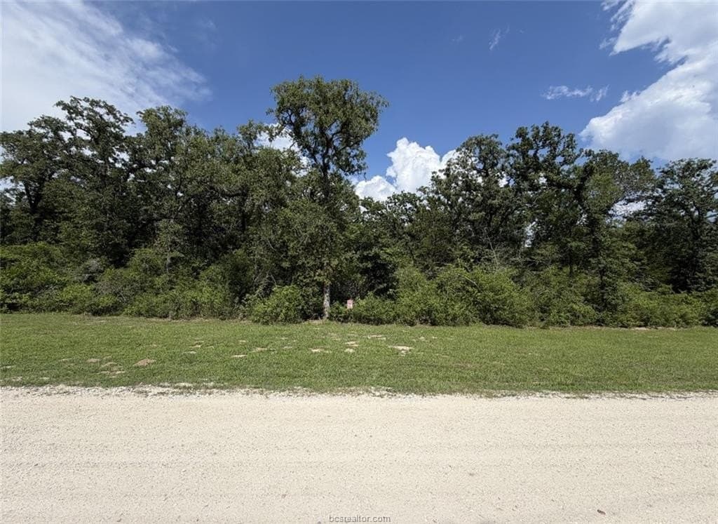 5.51 acres in Robertson County