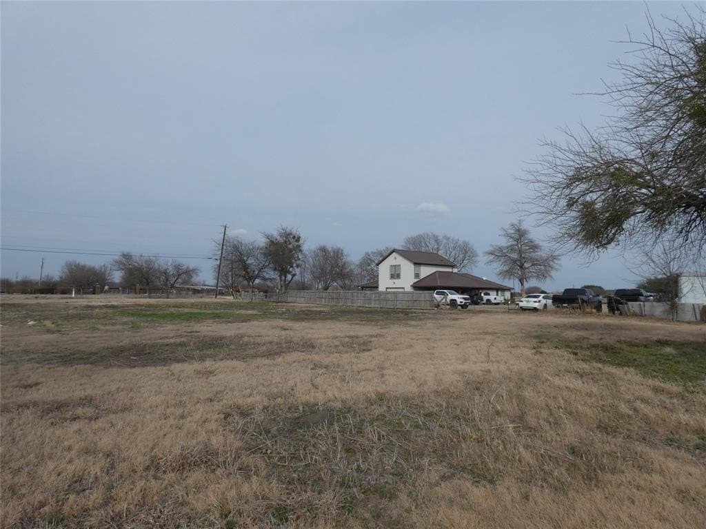 1.5 acres in Dallas County gallery image 3