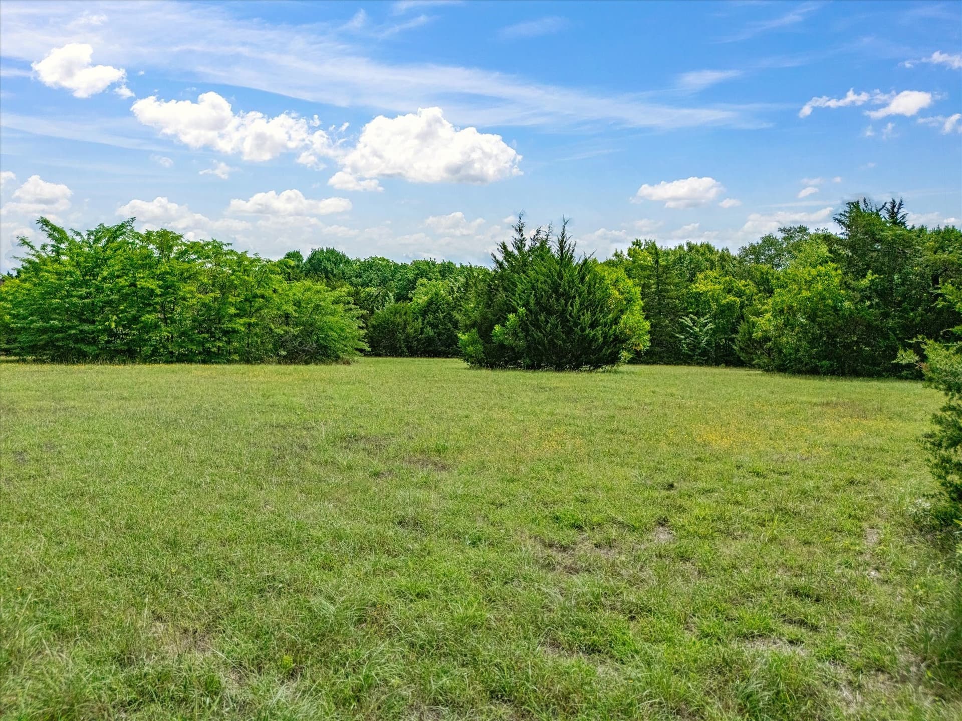 2.09 acres in Ellis County featured view