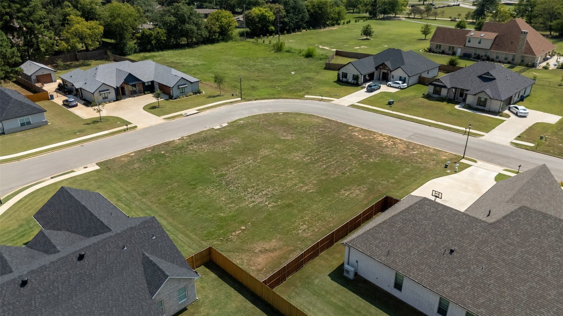 0.33 acres in Smith County - photo 11
