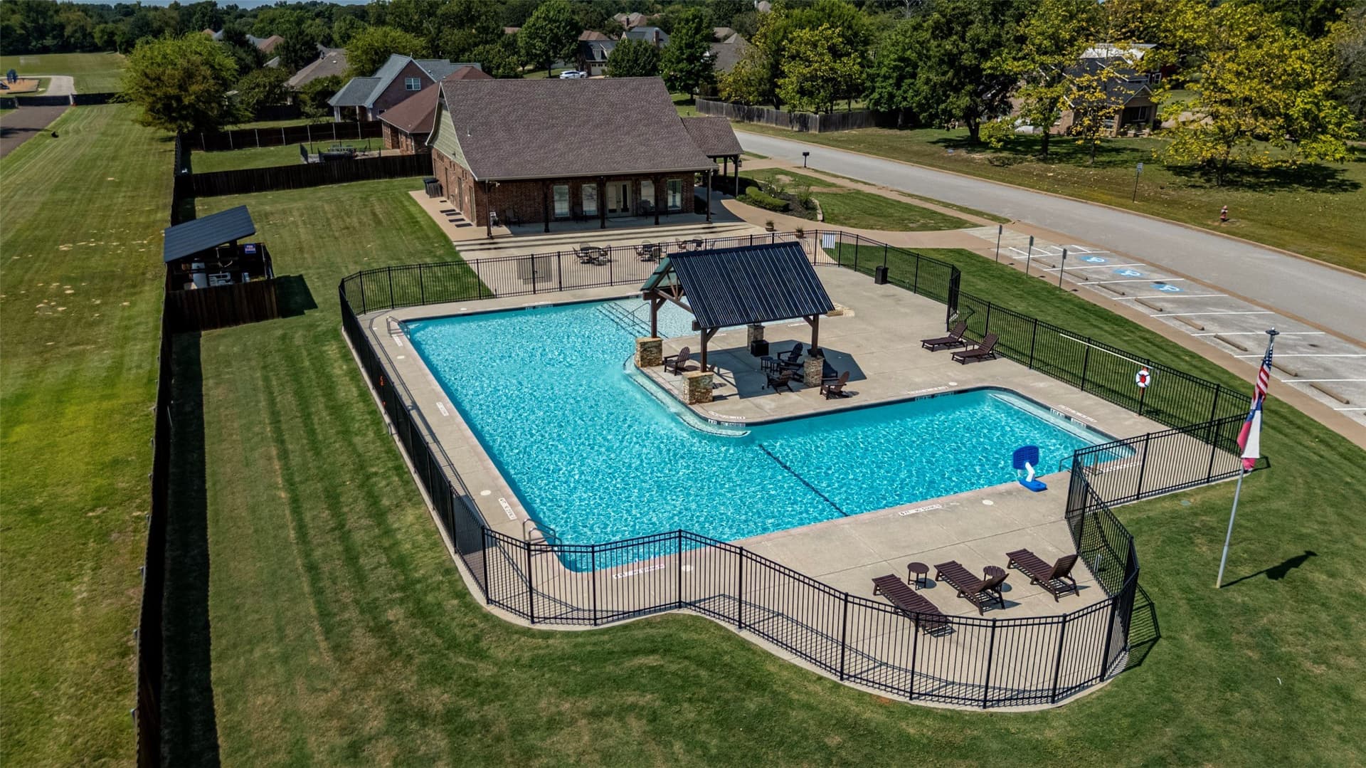 0.33 acres in Smith County - photo 7