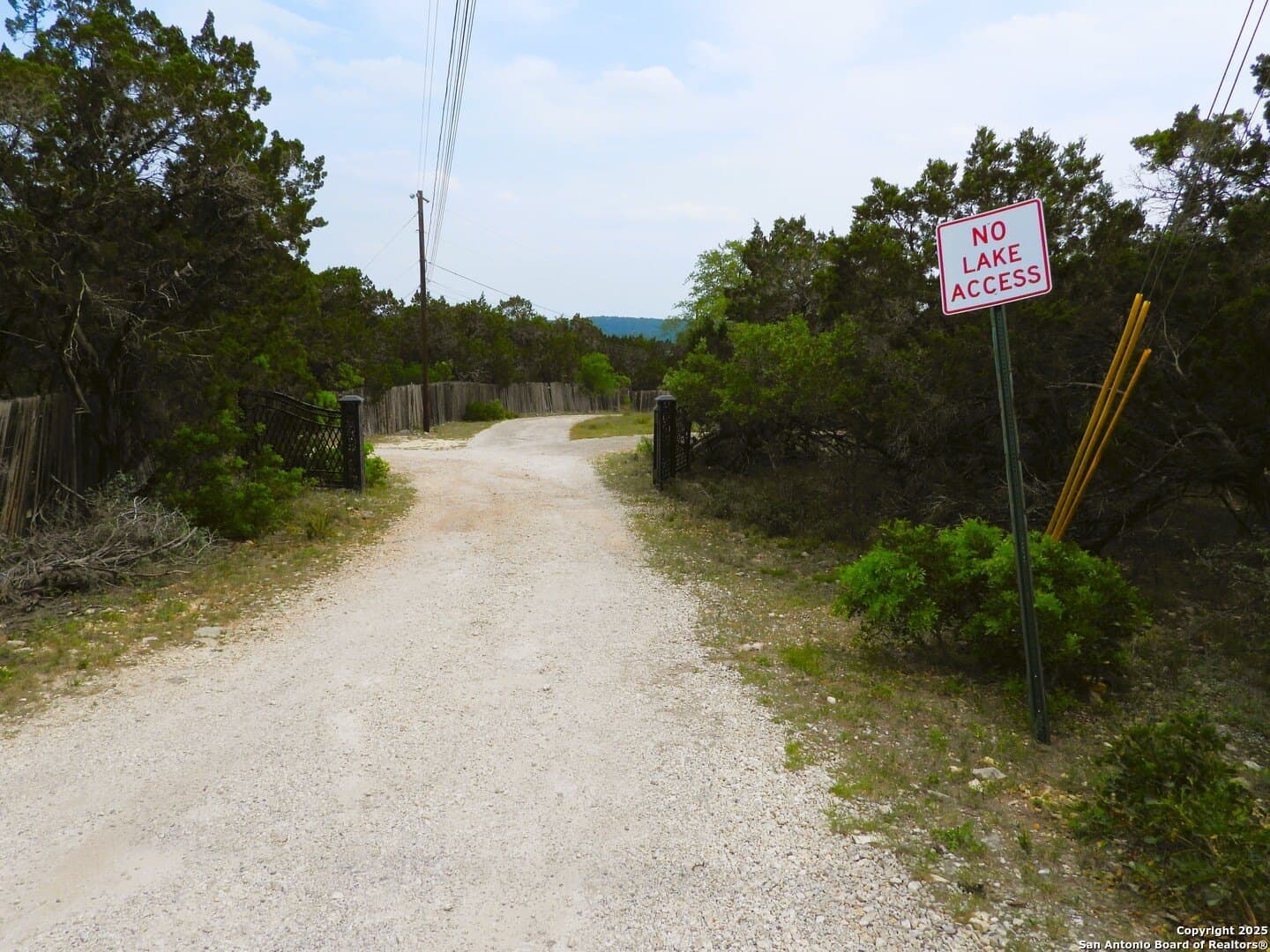 2.76 acres in Bandera County - photo 2