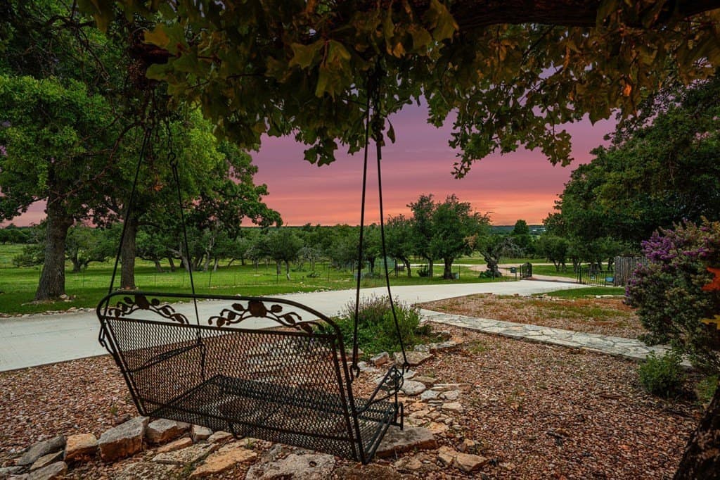 10.05 acres in Gillespie County gallery image 4