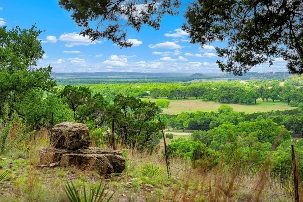 77.59 acres in Gillespie County - photo 2