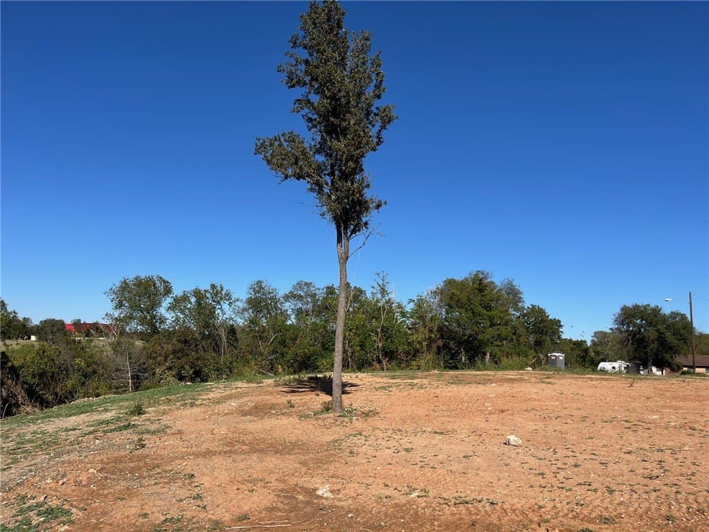 0.33 acres in McLennan County - photo 9