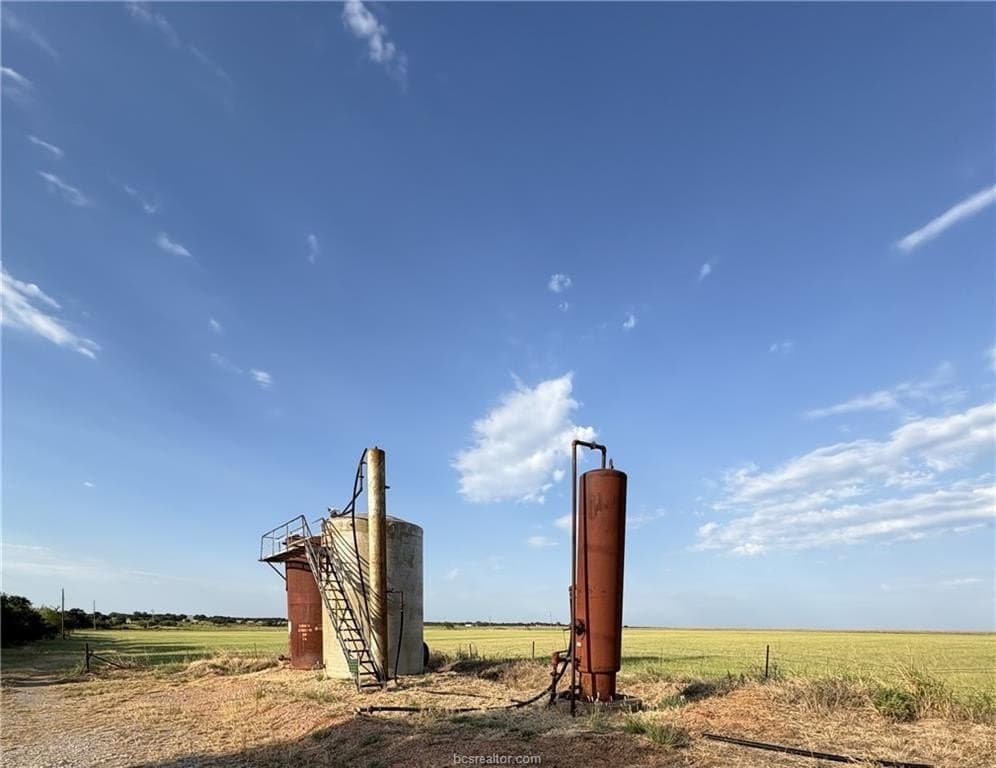 153.97 acres in Texas County - photo 5
